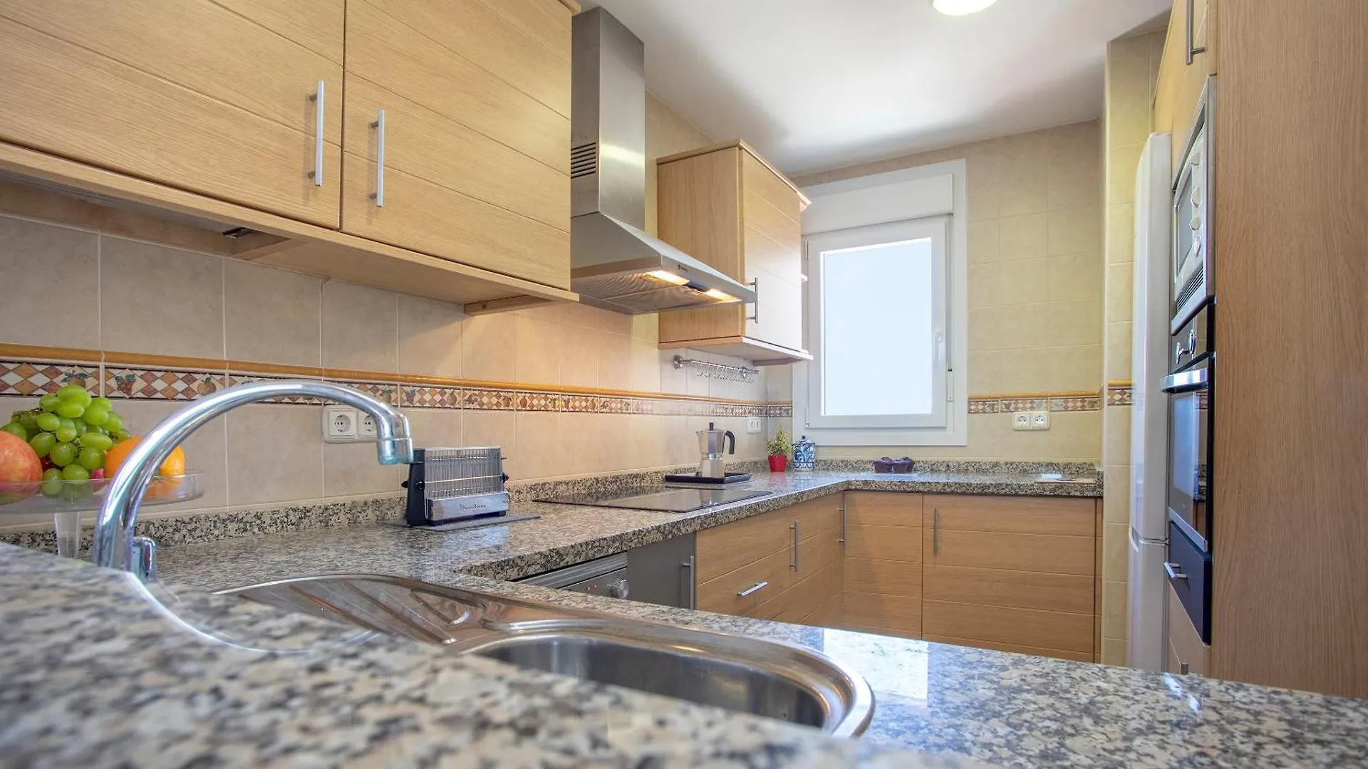Sunstay Luxe Flat III Playamar Торремолинос